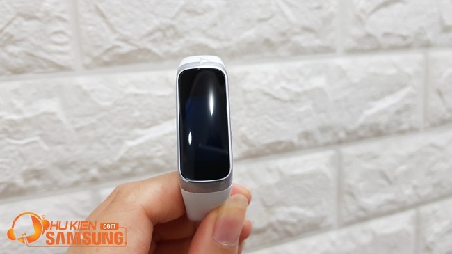 vòng đeo tay thông minh Samsung Galaxy Fit chính hãng giá rẻ